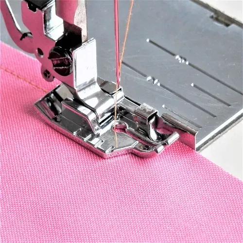 1/4" Quilting Foot with Guide for Bernina