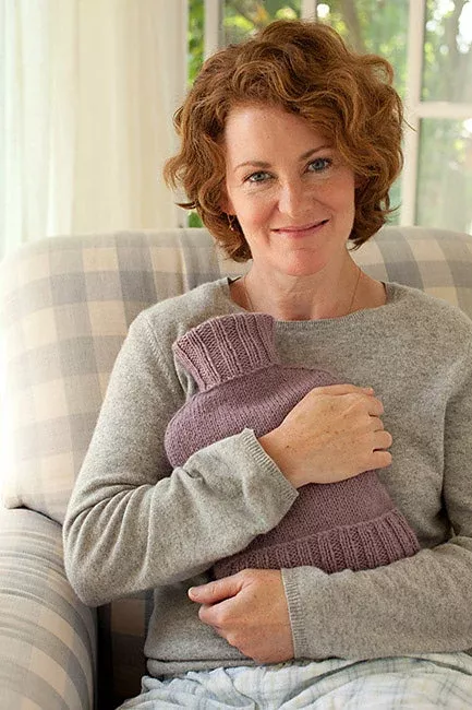 A Churchmouse Yarns and Teas Pattern - Hot Water Bottle Cozy (PDF)